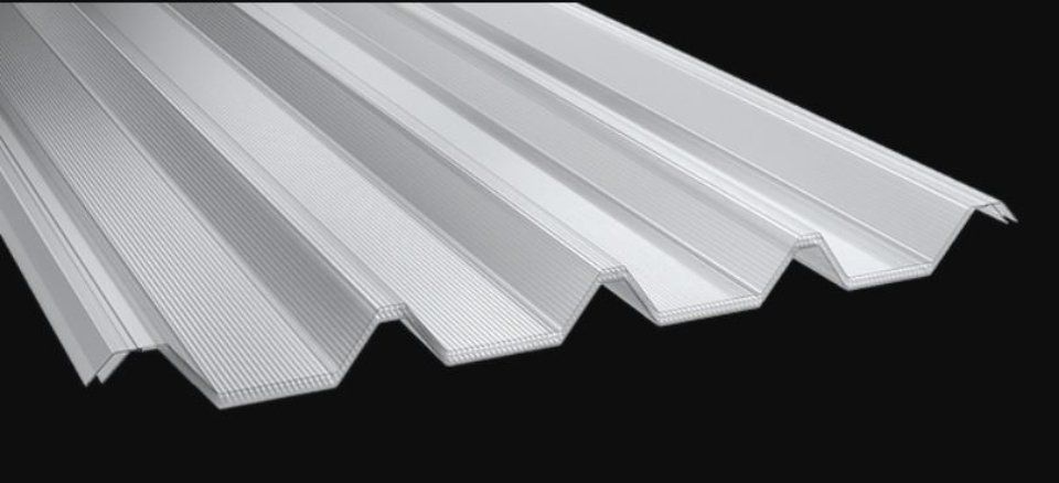 Sistemi per realizzare coperture e tettoie trasparenti