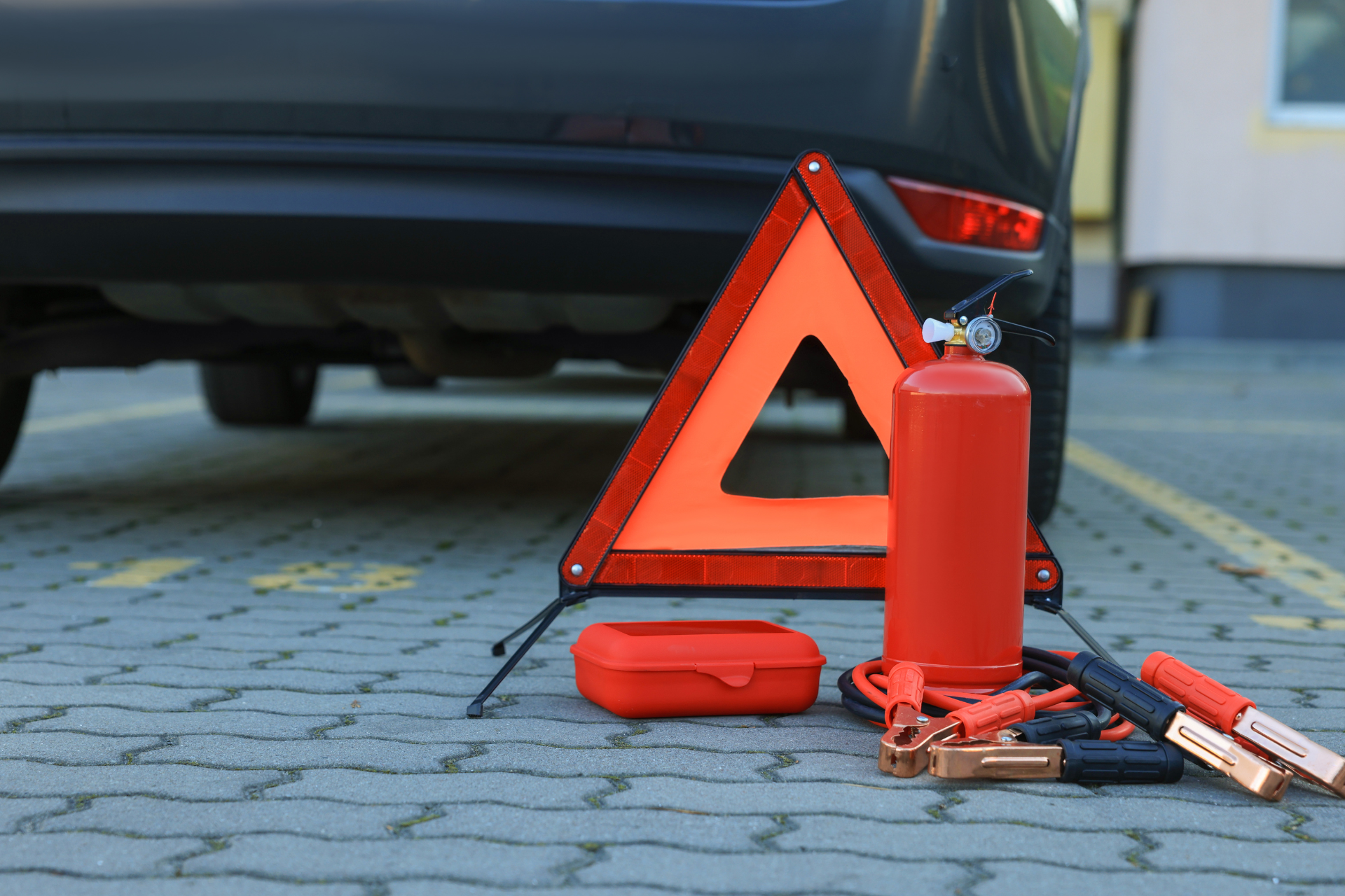 Tools to Keep in Your Car for Emergencies