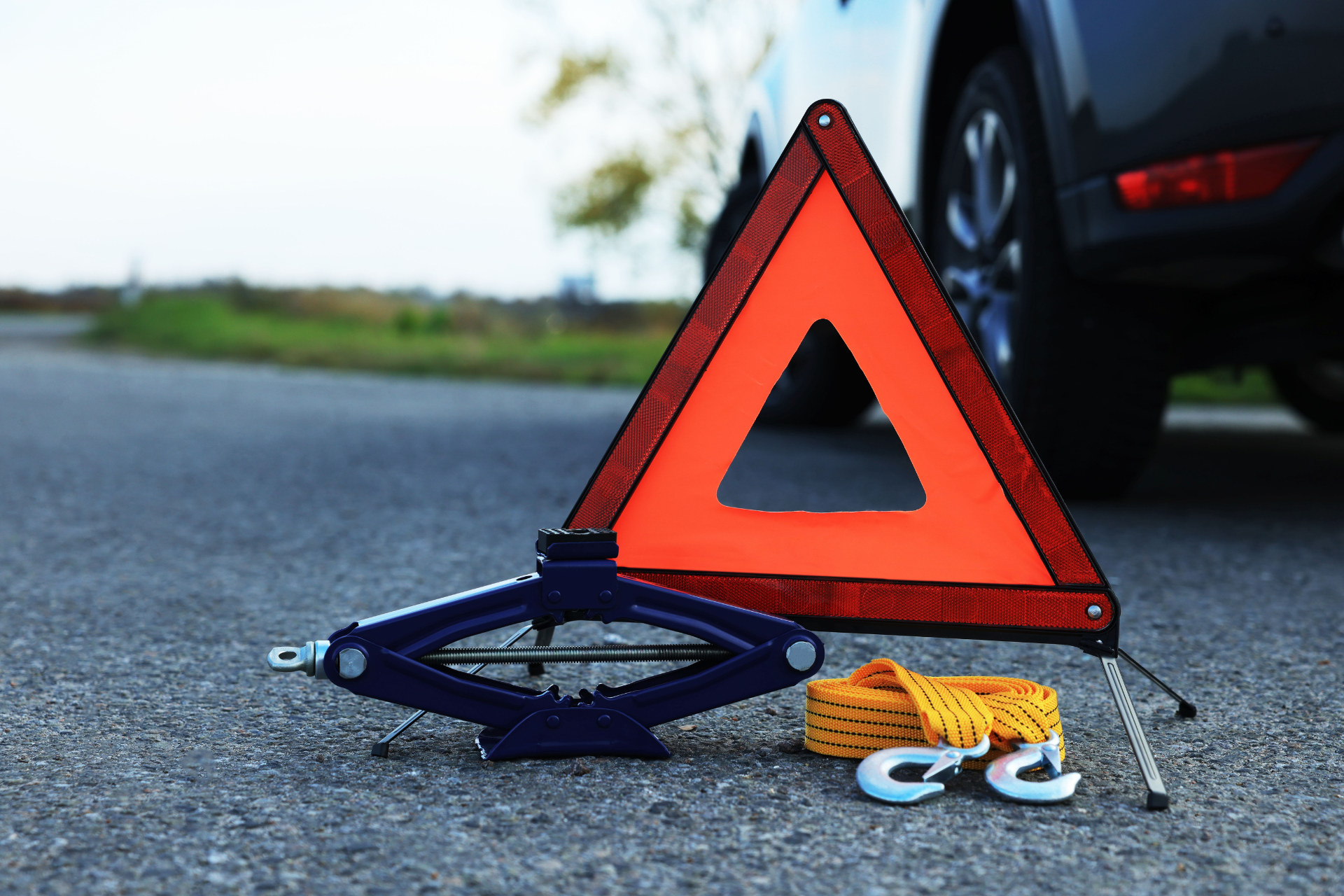 Essential Roadside Emergency Kit