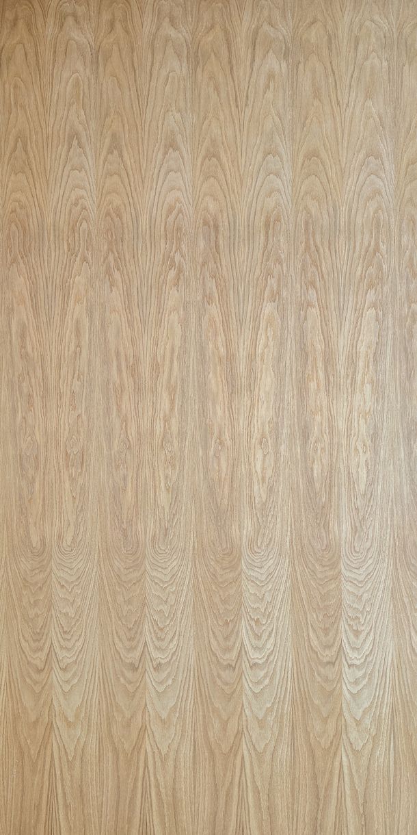 8x4 panels of Oak veneered plywood