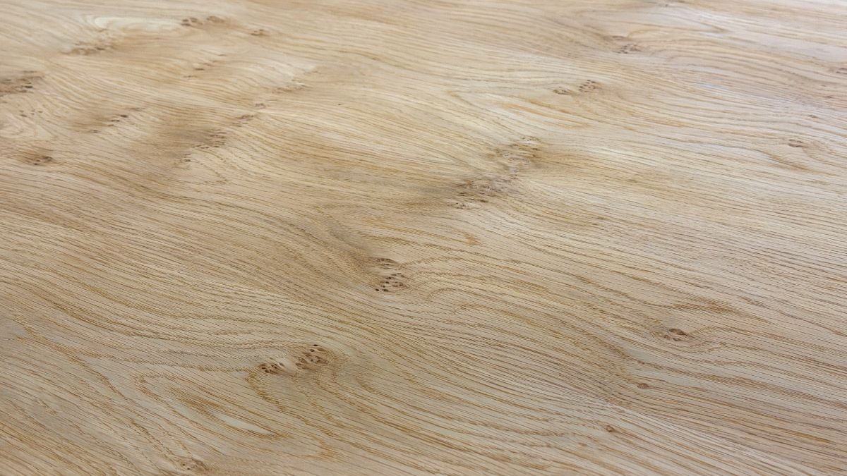 Medium pip Oak Veneers on Plywood