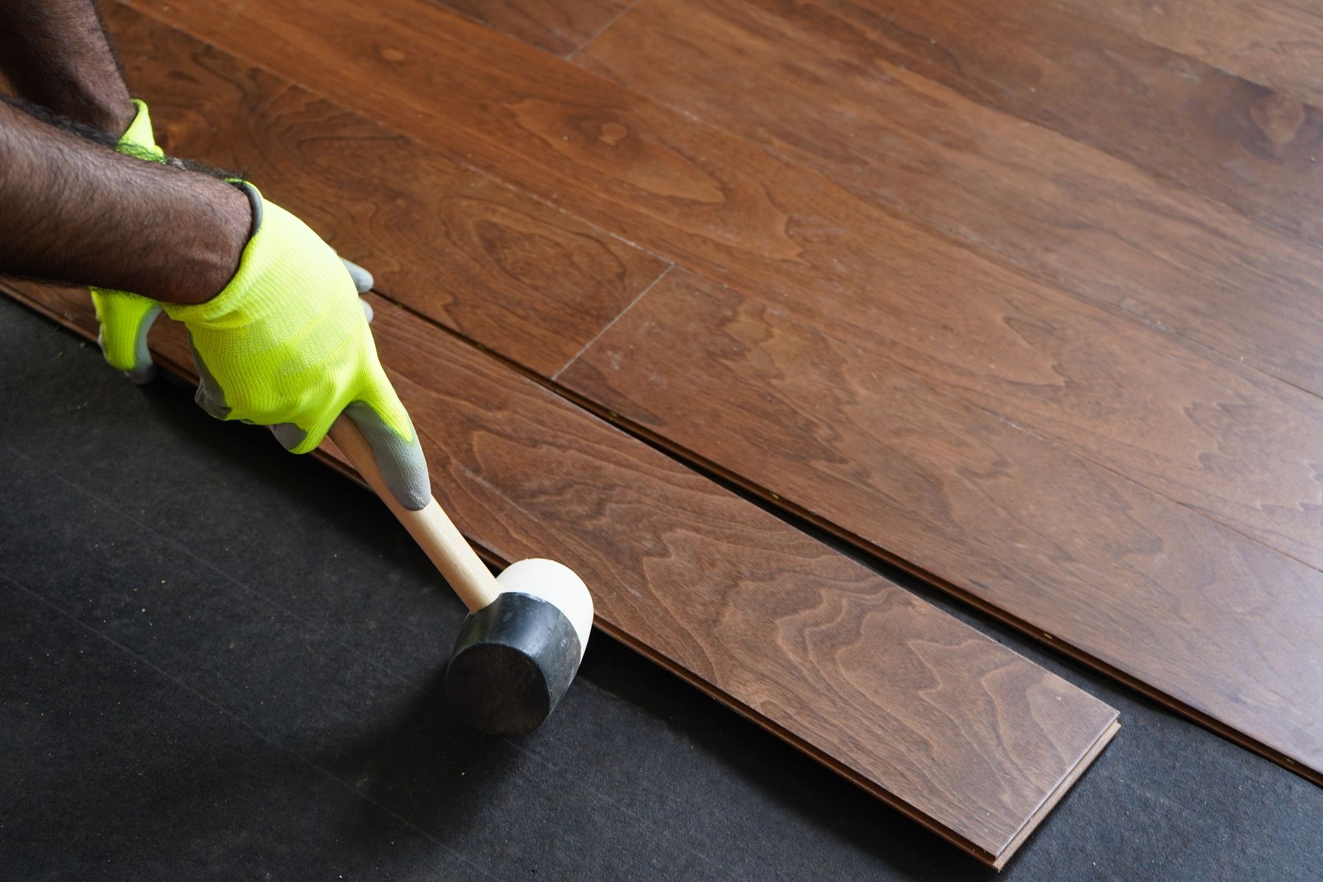 installing wood floor planks