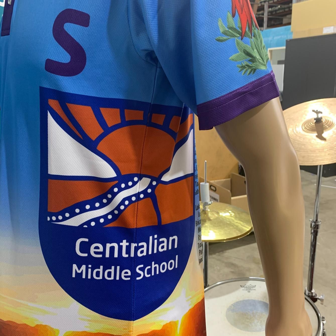 a Person Wearing a Shirt That Says Centralian Middle School — Pinpoint In Alice Springs, NT