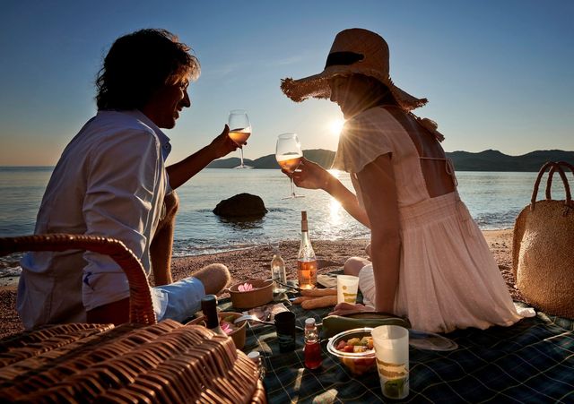 Romantic Holidays and Honeymoons