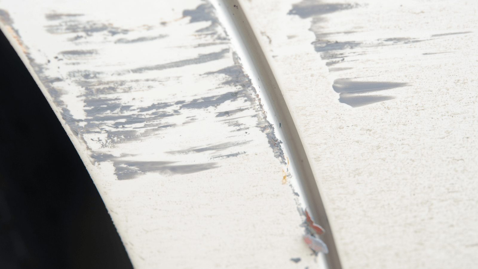 How to apply touchup spray paint professionally on your car