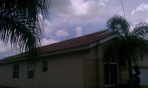 Window Cleaning — House Side View in Myers, FL
