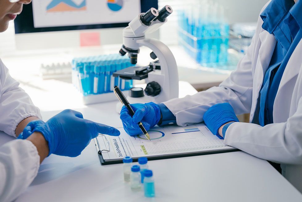 ¿Por qué su CEO debería invertir en un laboratorio acreditado?