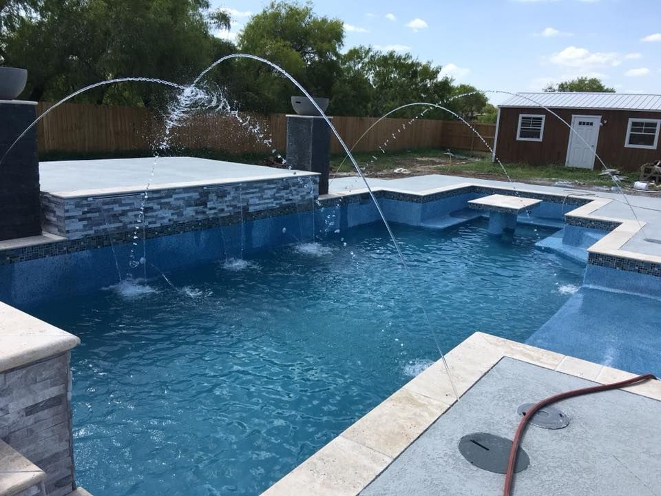 Elegant Pool Design — Agua Dulce, TX — Paradise Pools