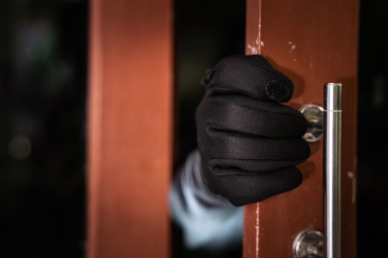 Burglar Breaks The Door - St. Louis, MO - Lake Munro Attorneys at Law