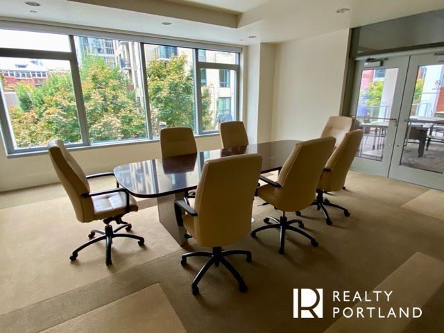 The Metropolitan Condos Conference Room
