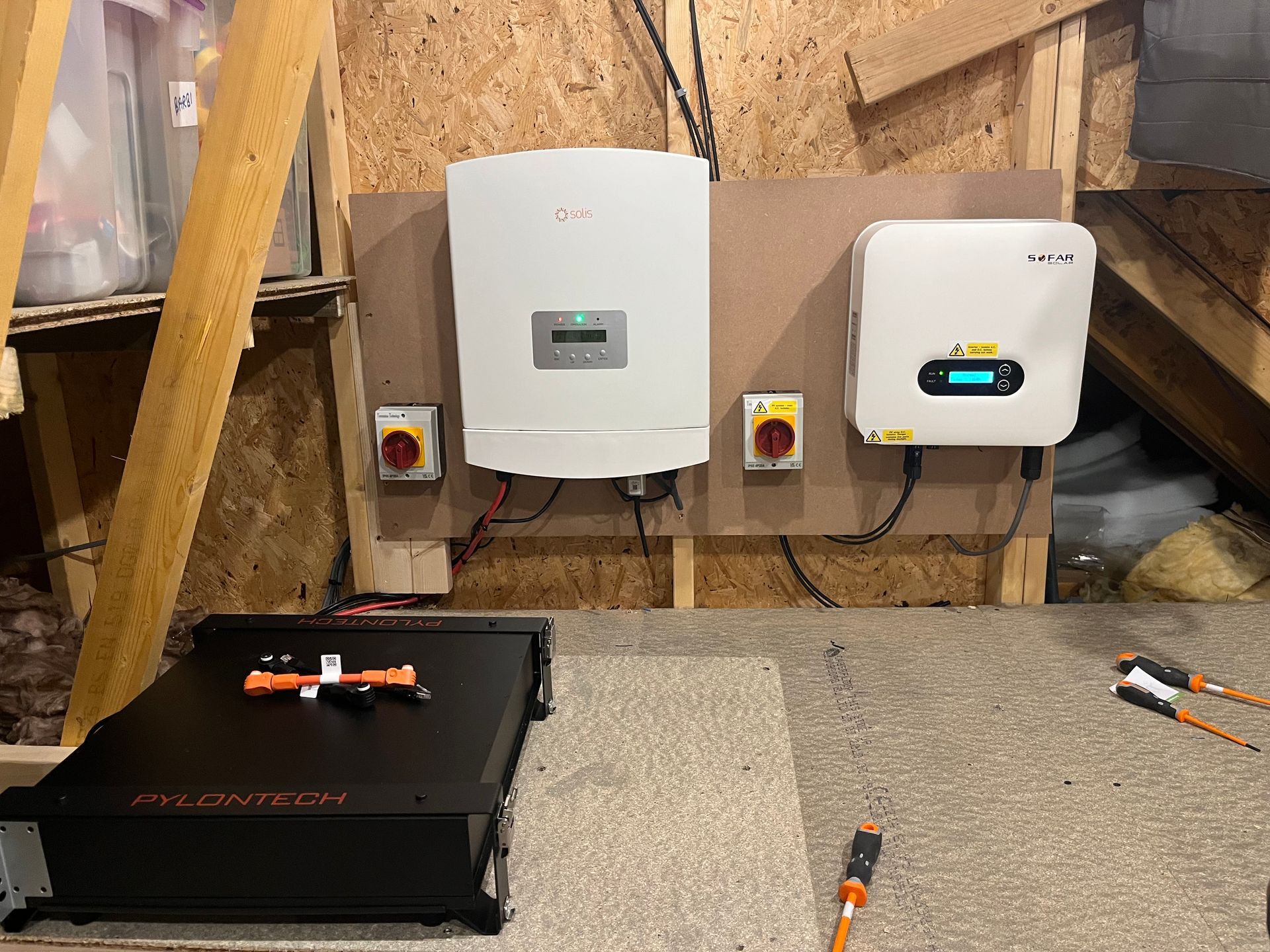 Solar battery systems in home