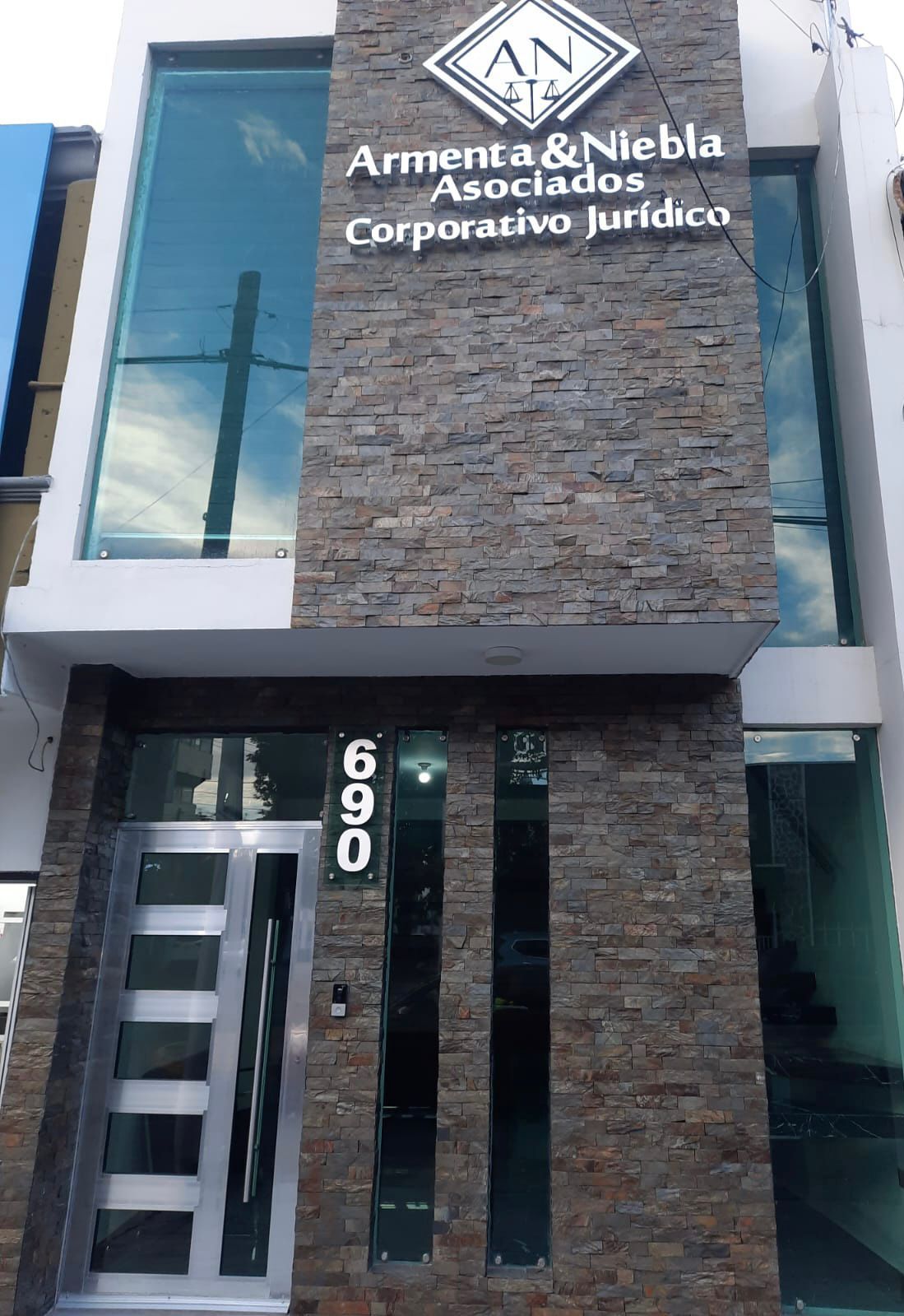 ARMENTA & NIEBLA ASOCIADOS