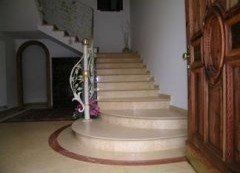 Scale interne in marmo