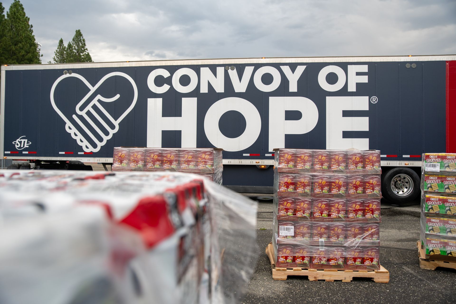 Image of the Convoy of Hope semi-truck