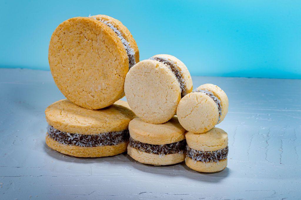 Alfajores argentinos frescas y doradas, elaboradas artesanalmente en La Veredita
