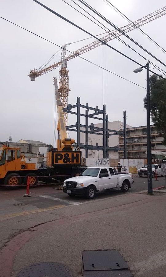 MAQUINARIA Y GRÚAS INDUSTRIALES