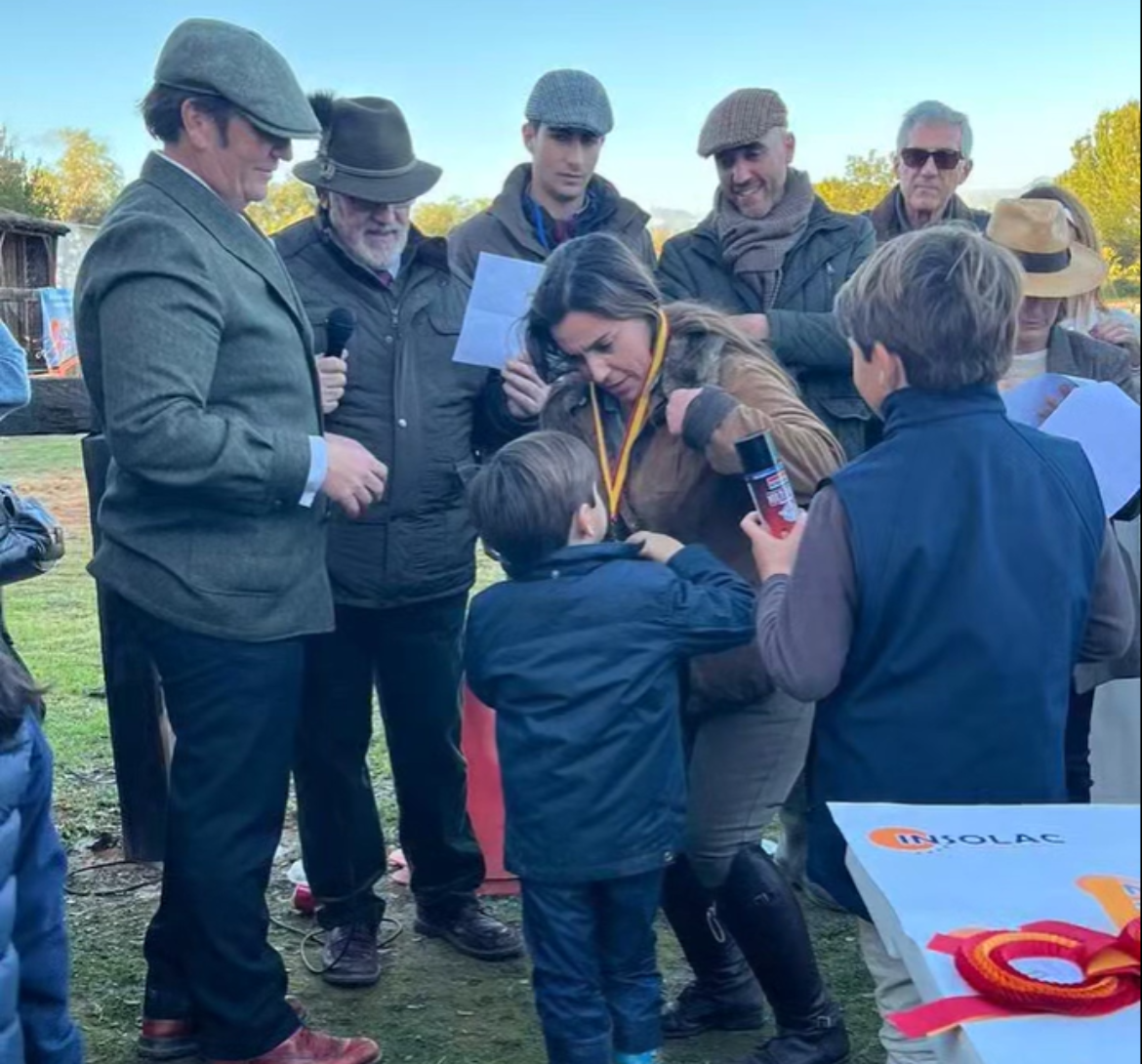 medalha prata para Filipa Apolinário na classe de 4 cavalos do Derbi de Atrelagem de Tradição em Espanha.
