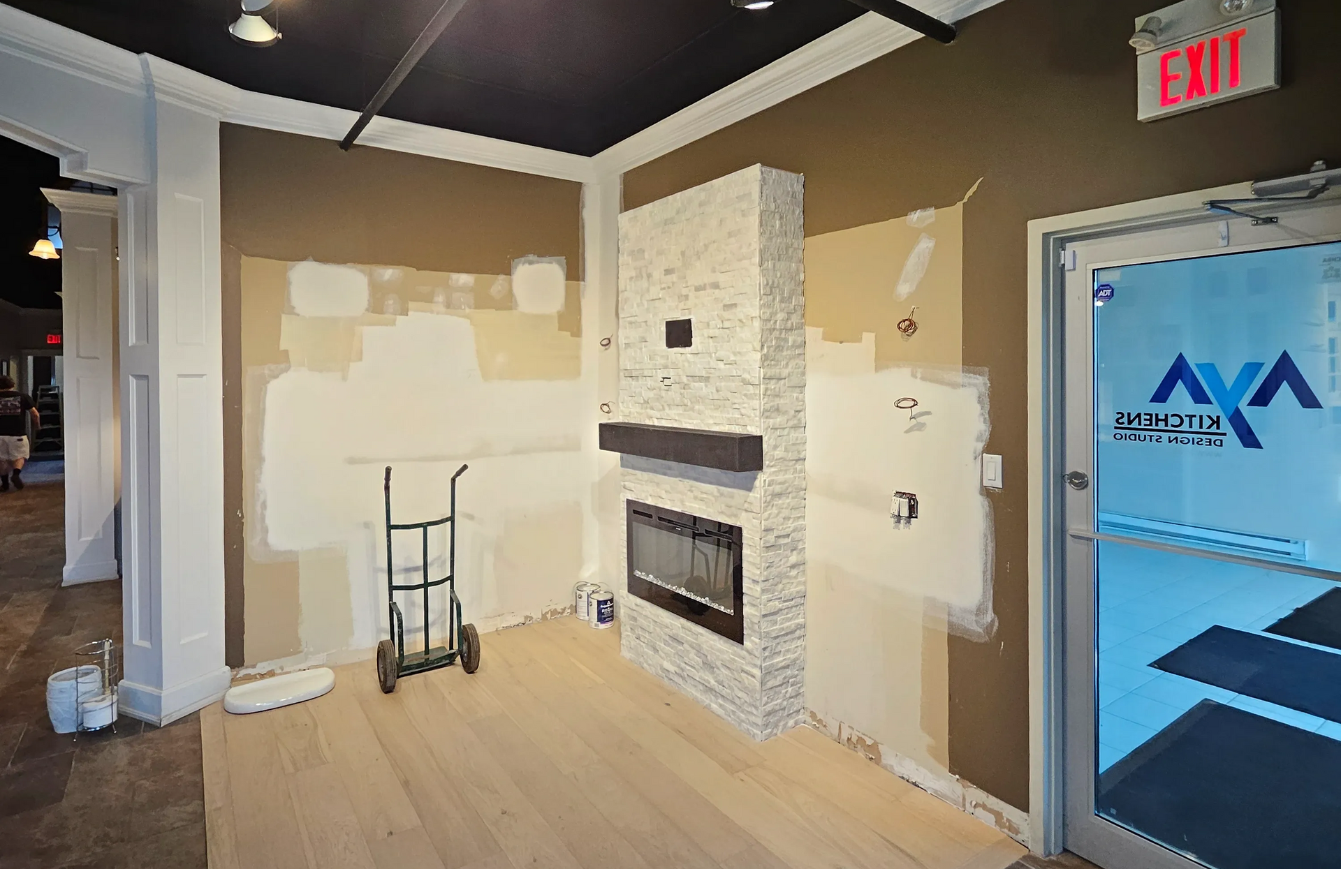 Hamilton’s Trusted Commercial Painters; Image of commercial business getting painted by Peninsula Painting 