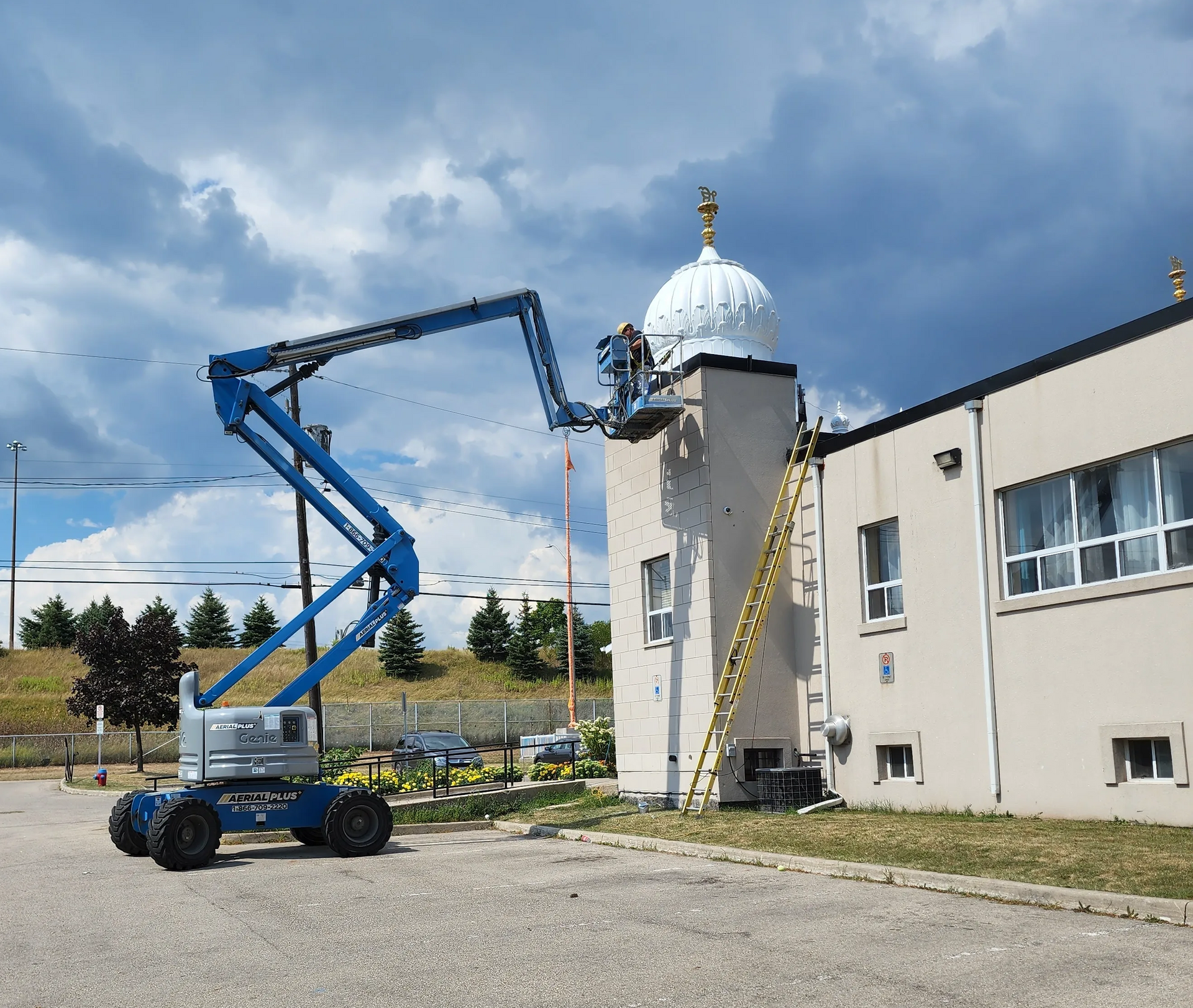 Hamilton’s Trusted Commercial Painters; Image of commercial business getting painted by Peninsula Painting 