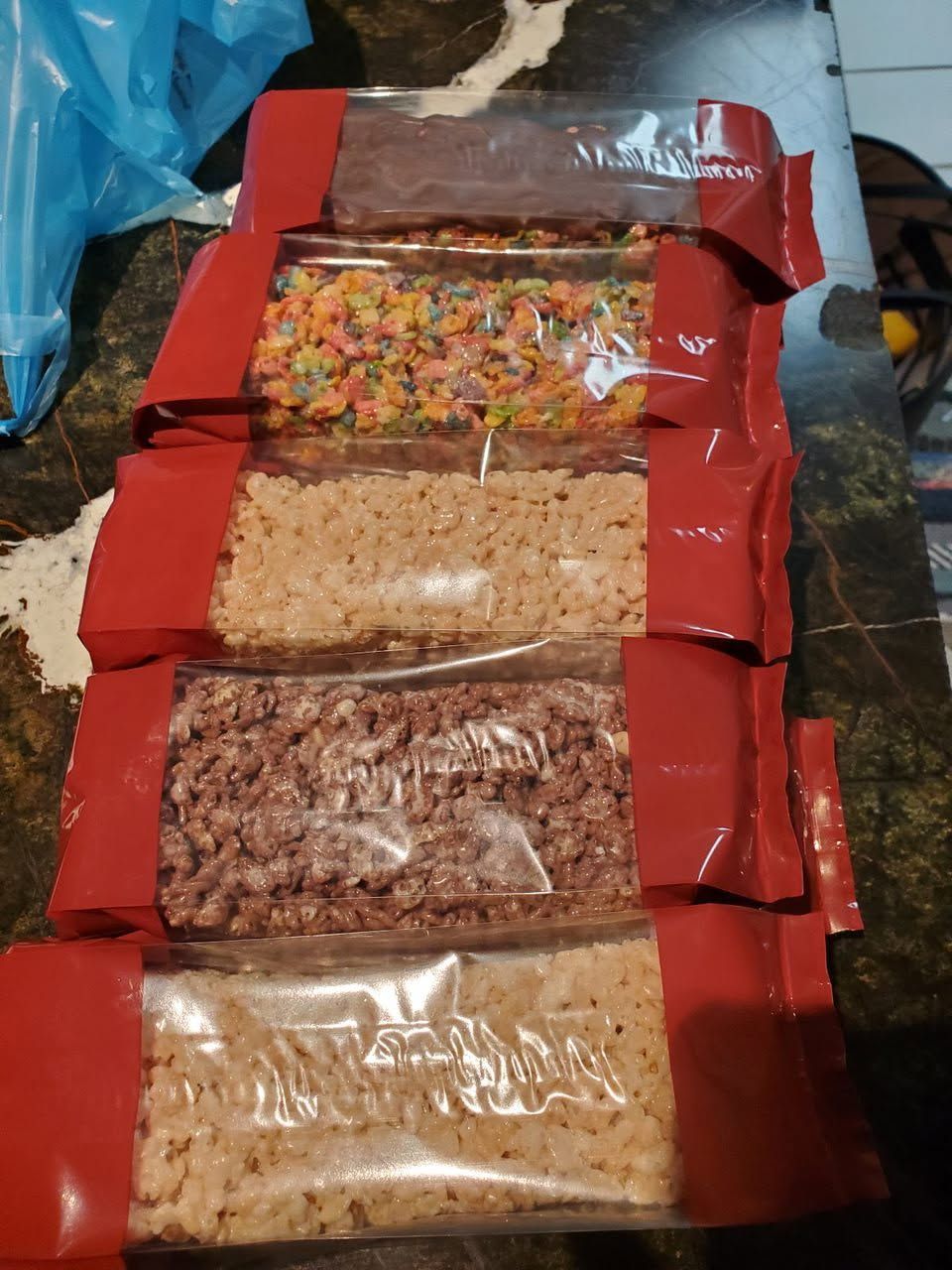 Chocolate bars with pistachio filling