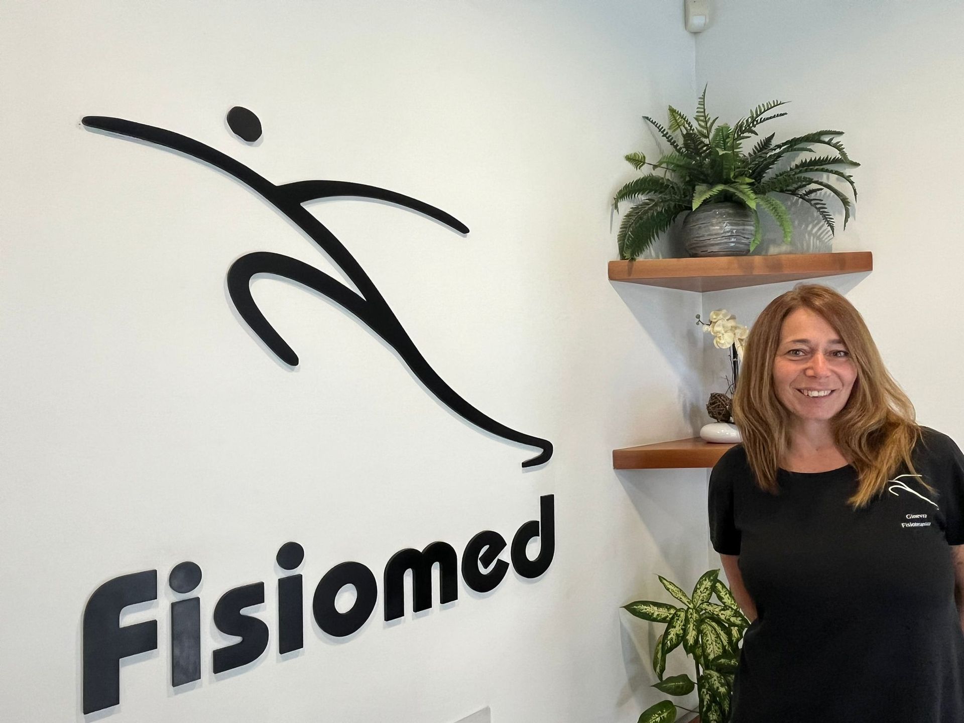 fisioterapista donna a prato