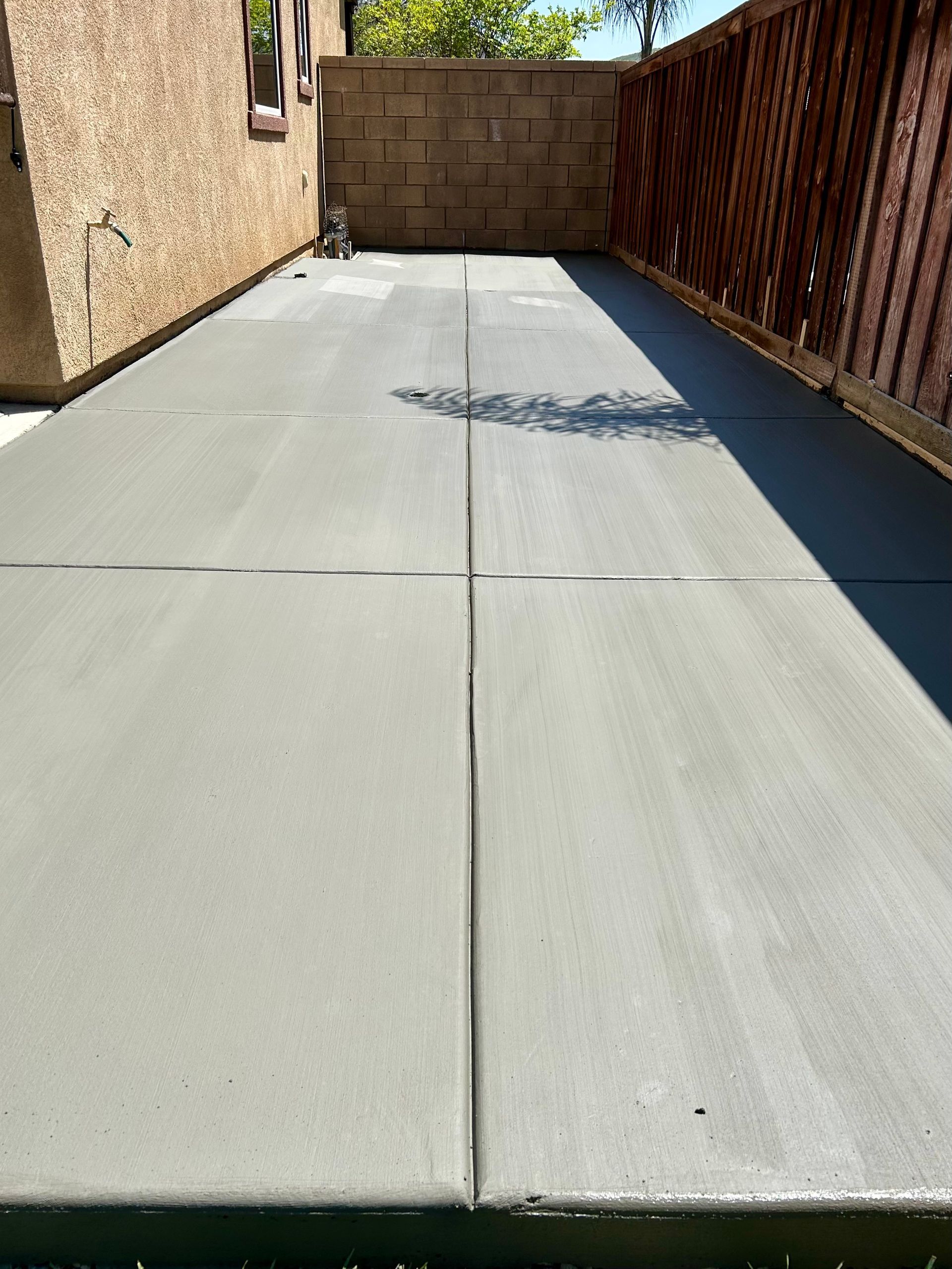 Backyard's Side Concrete Walkway/Pathway in Hemet, CA