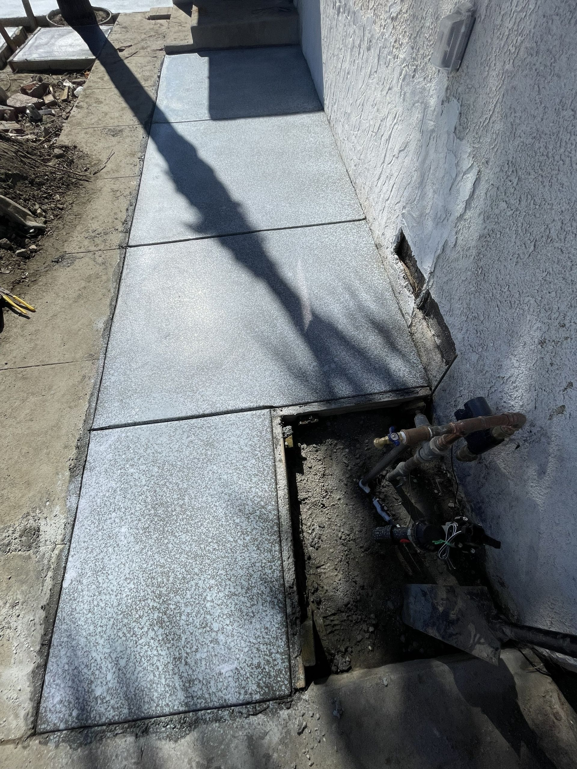 Durable 3500 PSI Concrete Walkway & Side Yard Expansion in Menifee, CA