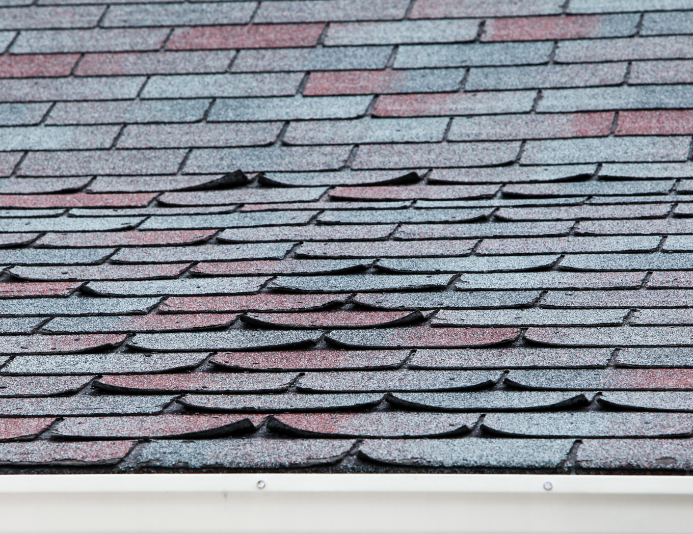 Sagging or Uneven Rooflines