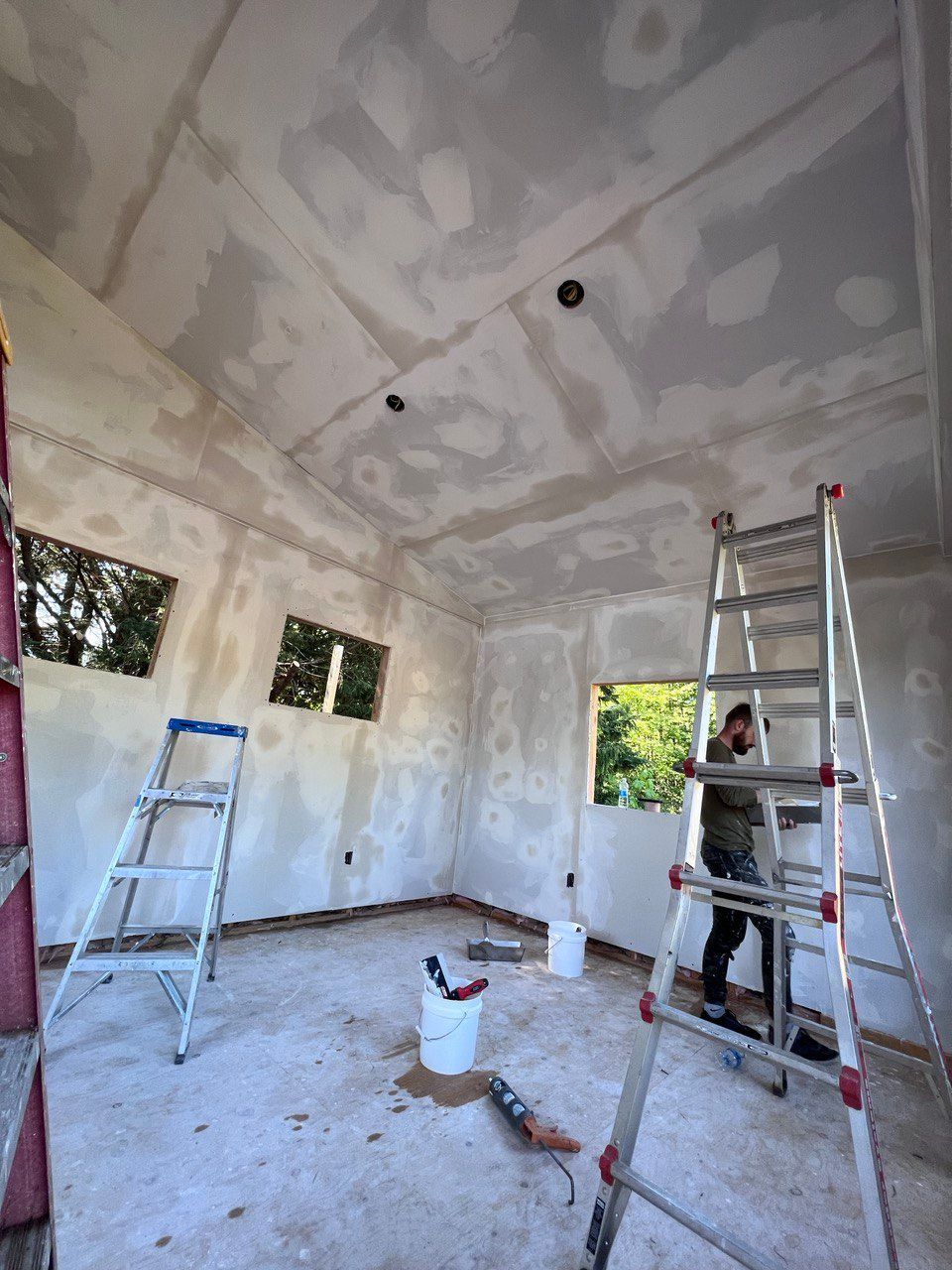 Local drywall installation and repair company. Vancouver WA