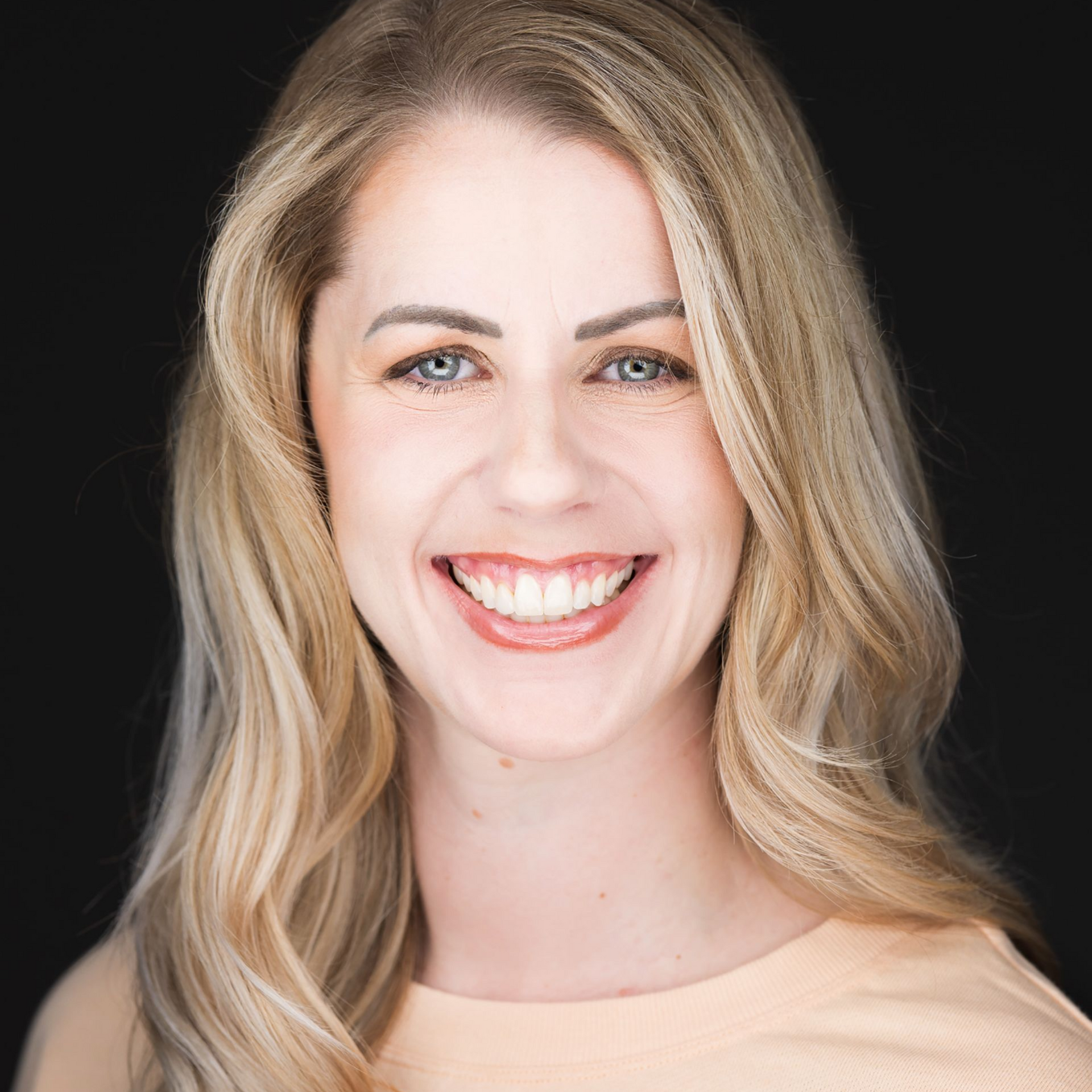 Headshot of Ruth Russell