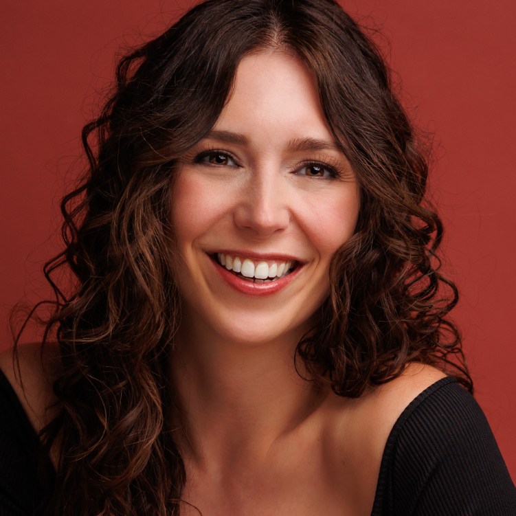 Headshot of Sara Frondoni