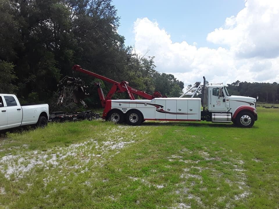 White Truck Towing — Valdosta, GA — GT’s Wrecker Service