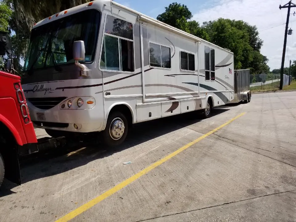 White Bus — Valdosta, GA — GT’s Wrecker Service