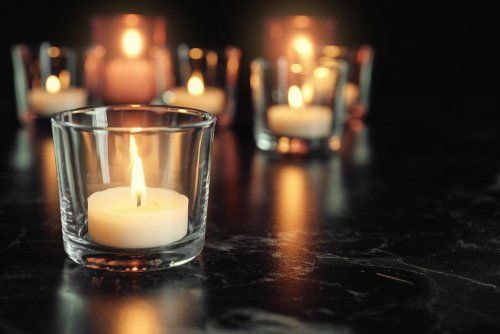 candele per la veglia funebre