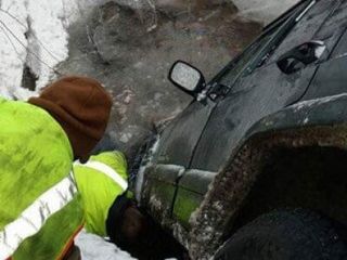 Man Helping on Road Accident During Winter — Car Accident in Cuba, NY