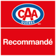 Un panneau rouge avec le logo de la CAA dessus