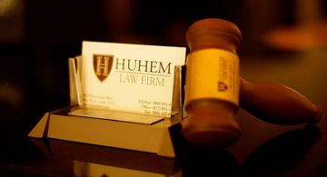 huhem-law-firm-desk