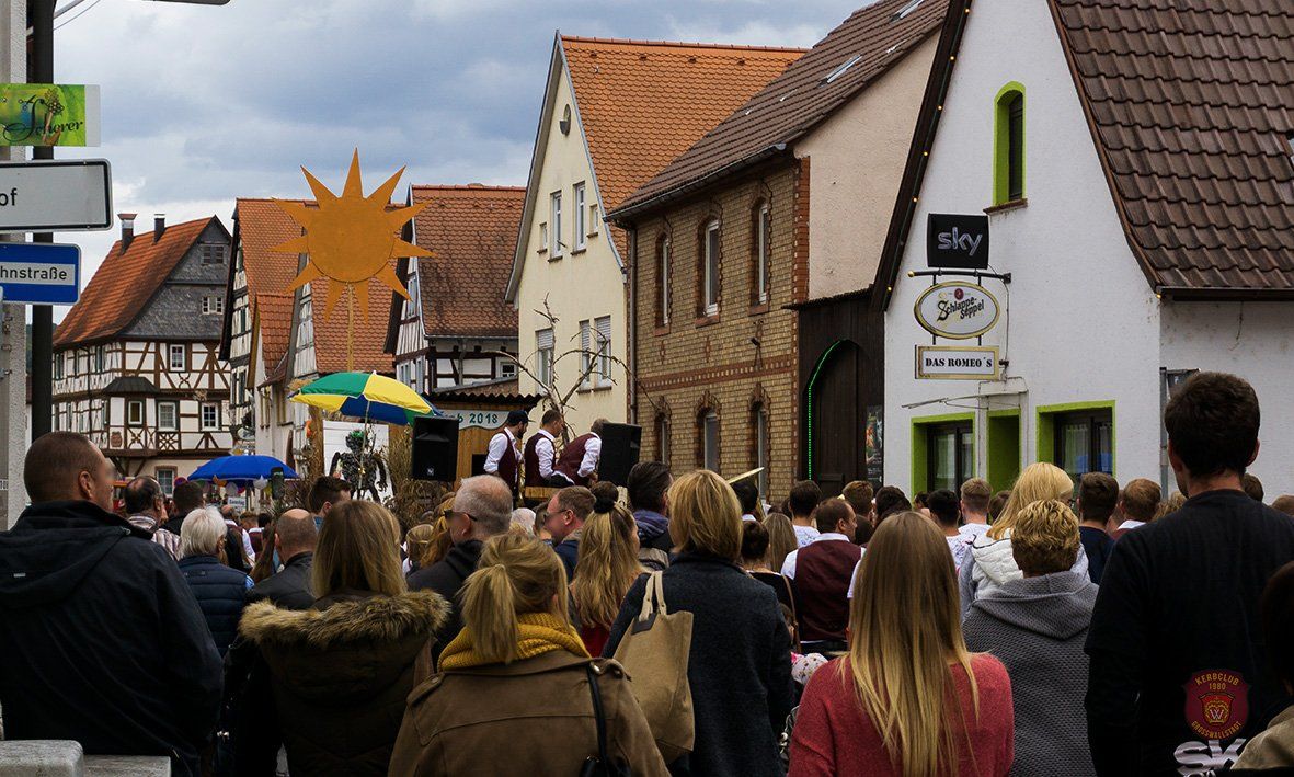 Großostheimer Straße und Romeo's Restaurant