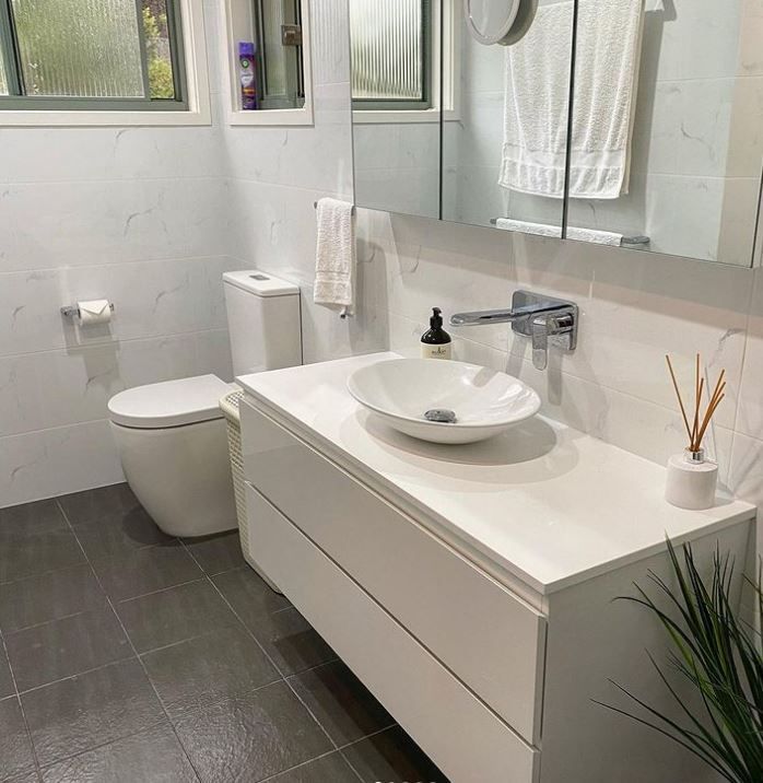 clean bathroom - Plumber in Lemon Tree Passage