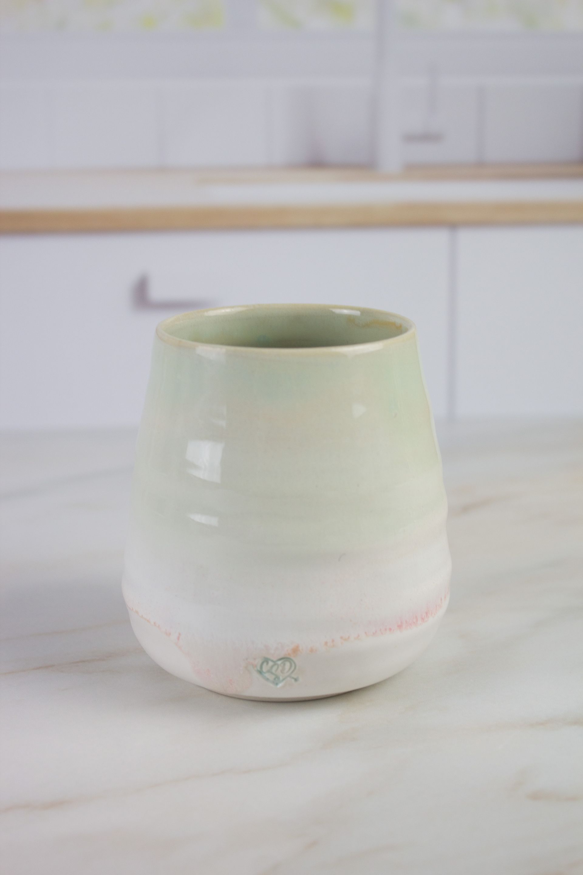 Stemless wine glass light green and white ombre