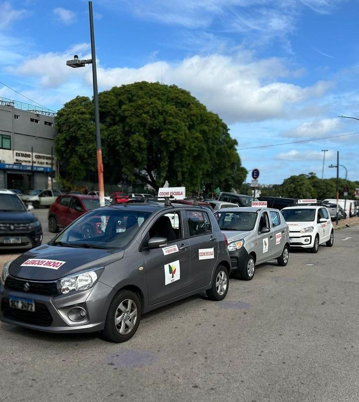 Auto moderno y habilitado