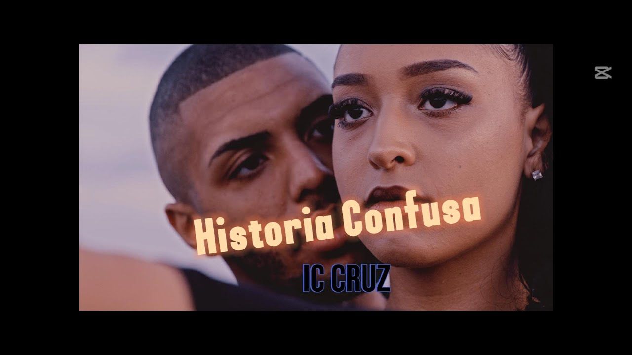 Pareja abrazándose con título 