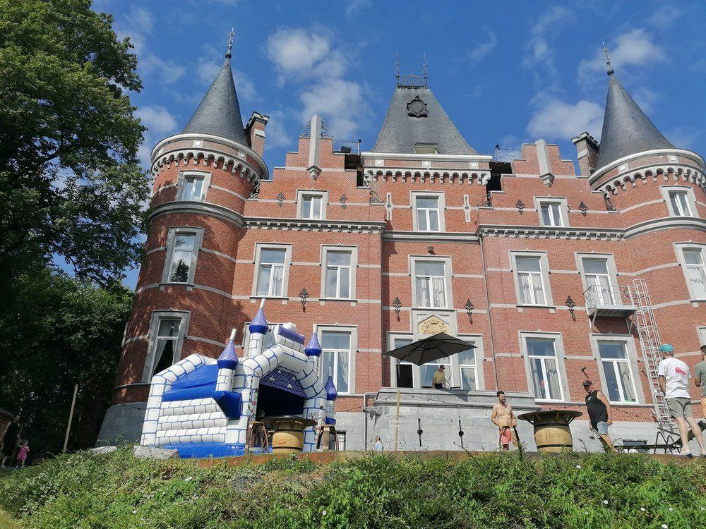 kasteel springkasteel bij kasteelverblijf namen ardennen