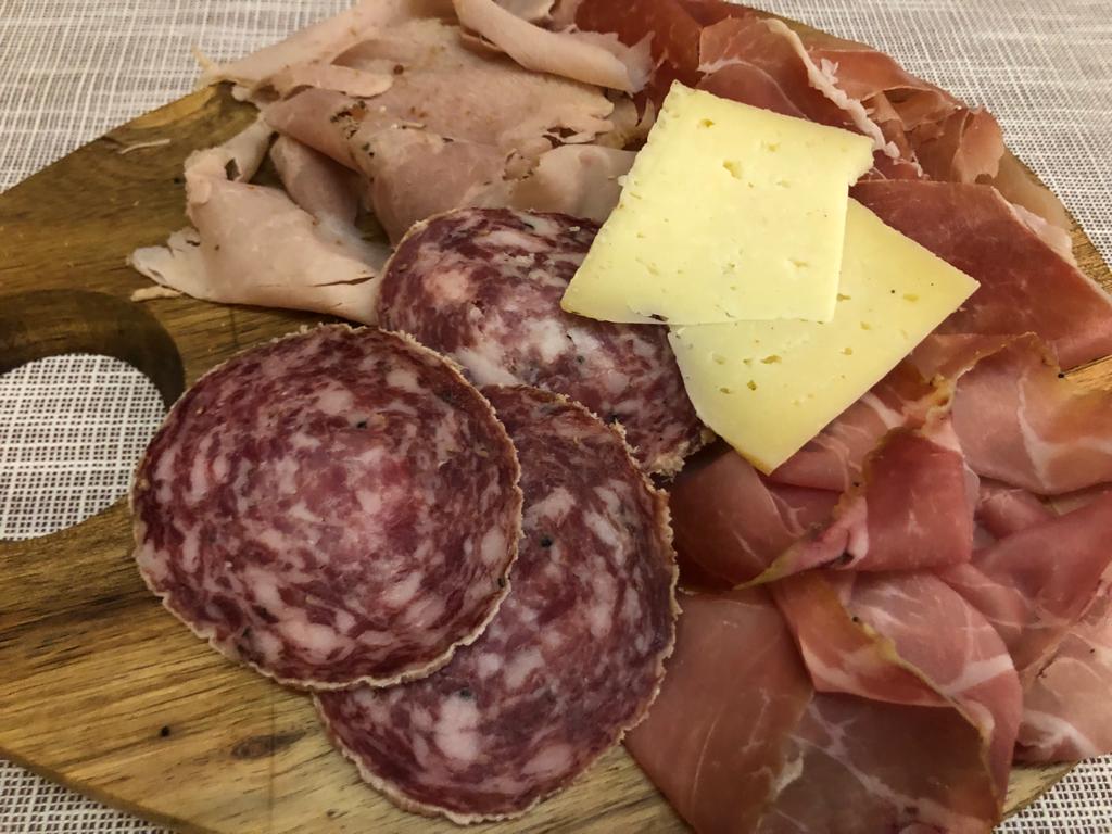 Tagliere di salumi e formaggi