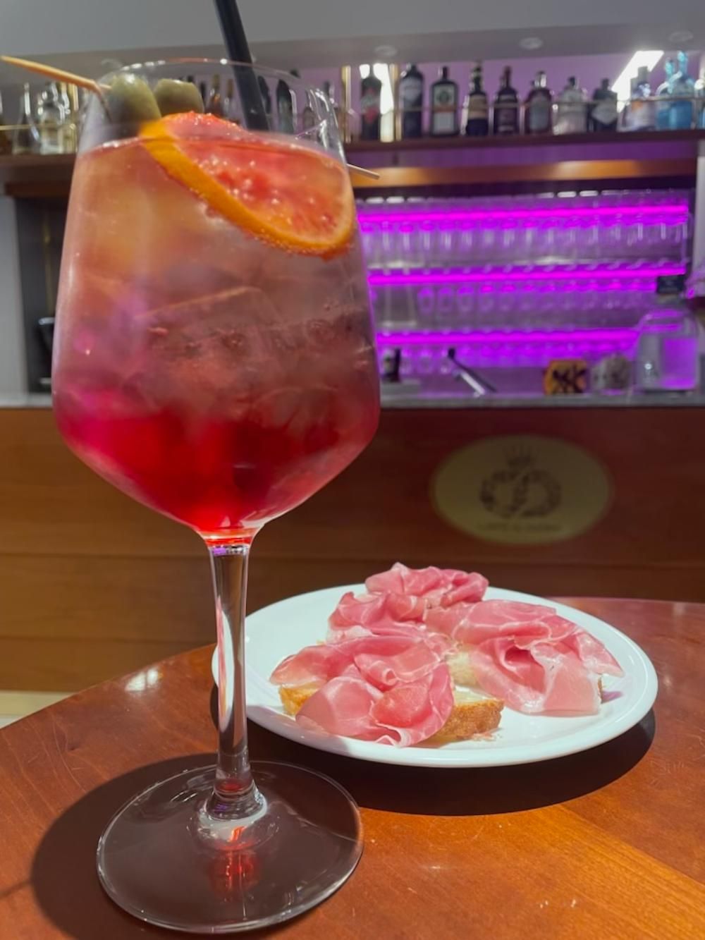 Aperitivo con tartine di prosciutto crudo