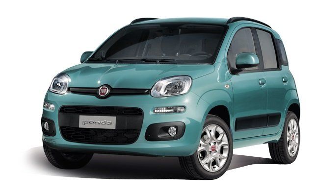 Fiat 500 compatta di colore turchese su sfondo bianco.