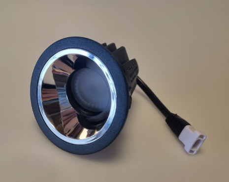 SUMO spot met zwarte behuizing en chroom insert