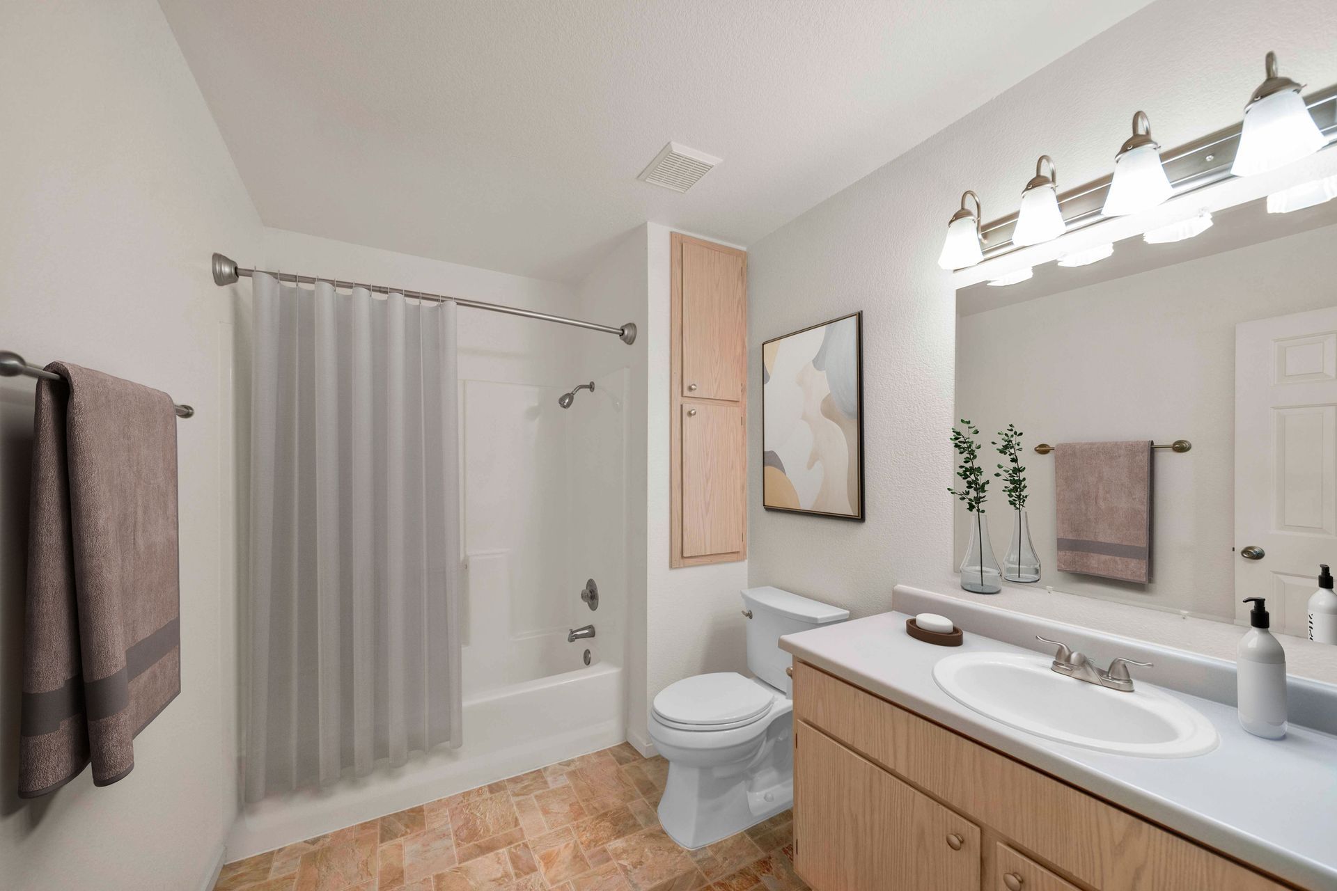 2 bedroom, 1 bathroom - Hallway bathroom