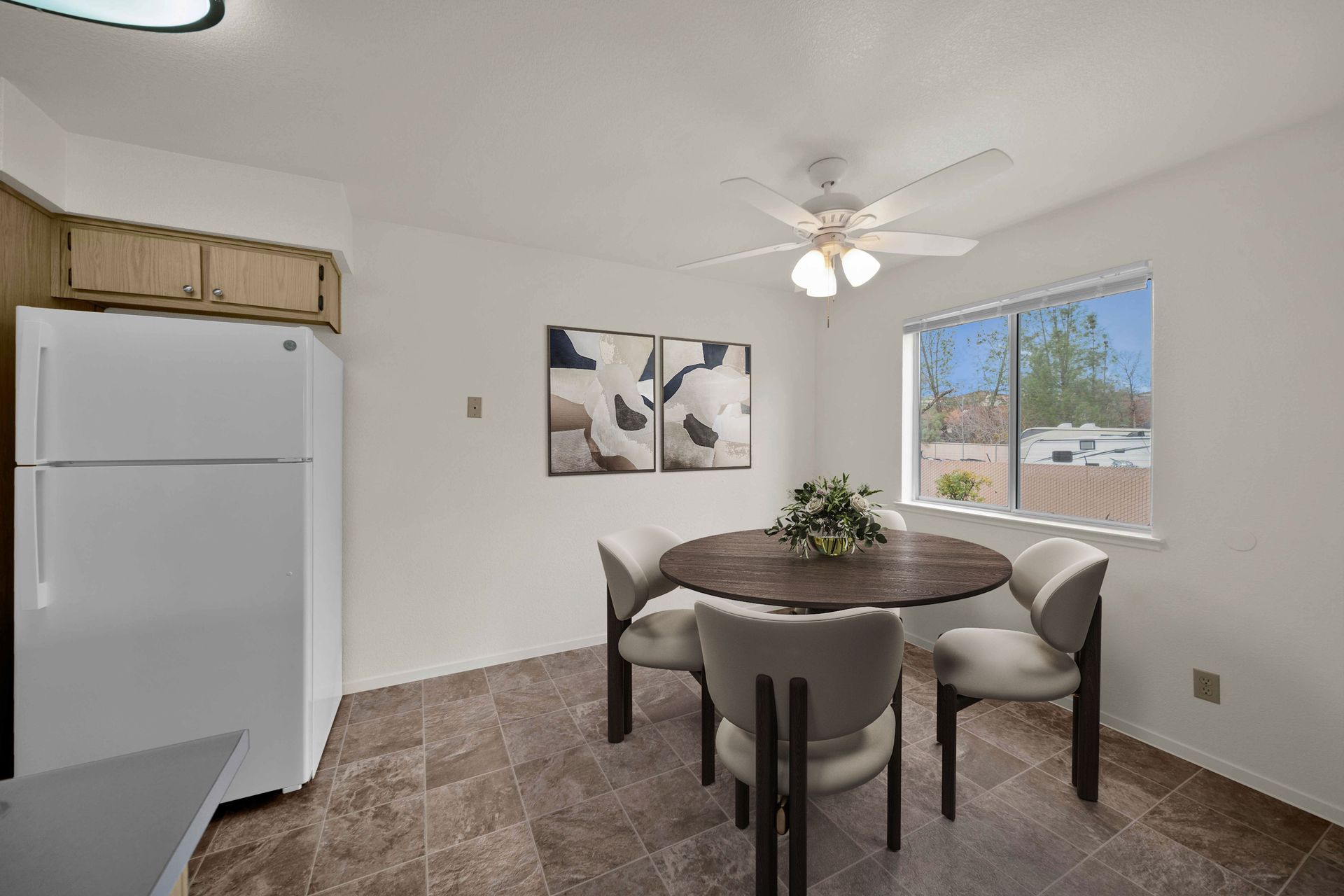 1 bedroom, 1 bathroom - dining room and window