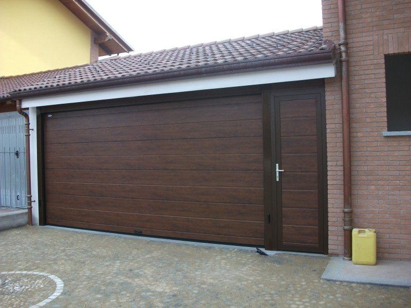 Dvieju juostų modelio garažo vartai